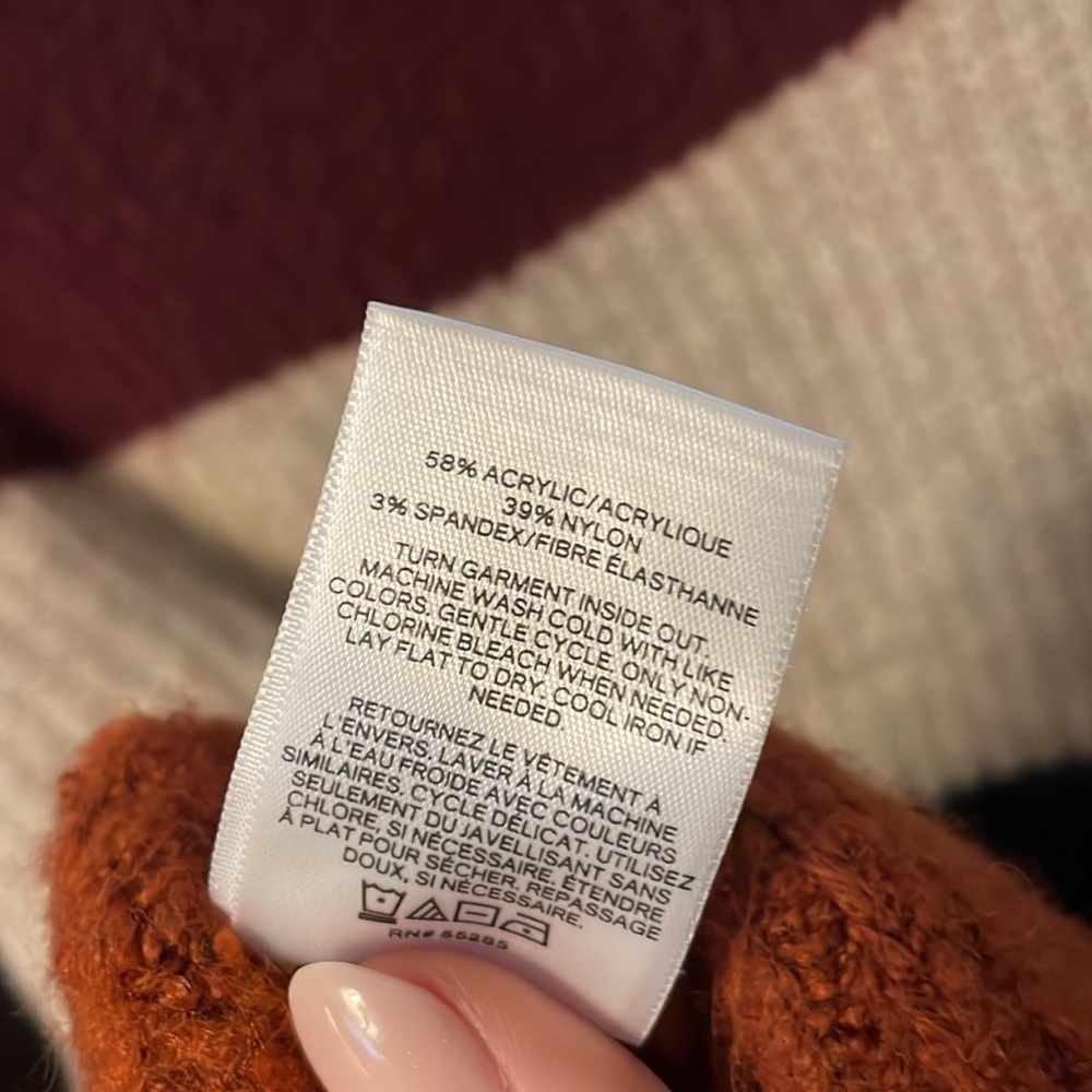 Express Sweater - Picture 4 of 4